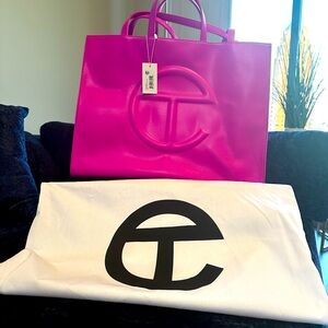 Telfar Pink Bag Azalea Large - New with tags and dust bag! 💕💕💕💕💕💕💕💕